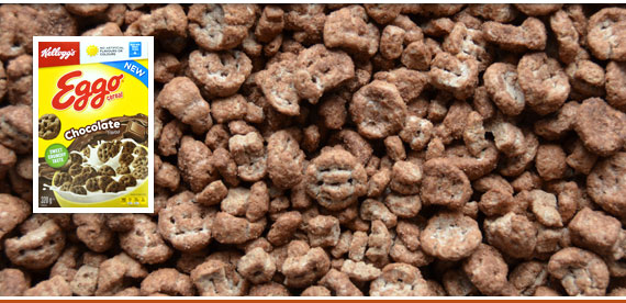 céréales et boîte Eggo Cereal: Chocolate Flavour de Kellogg's (2021)